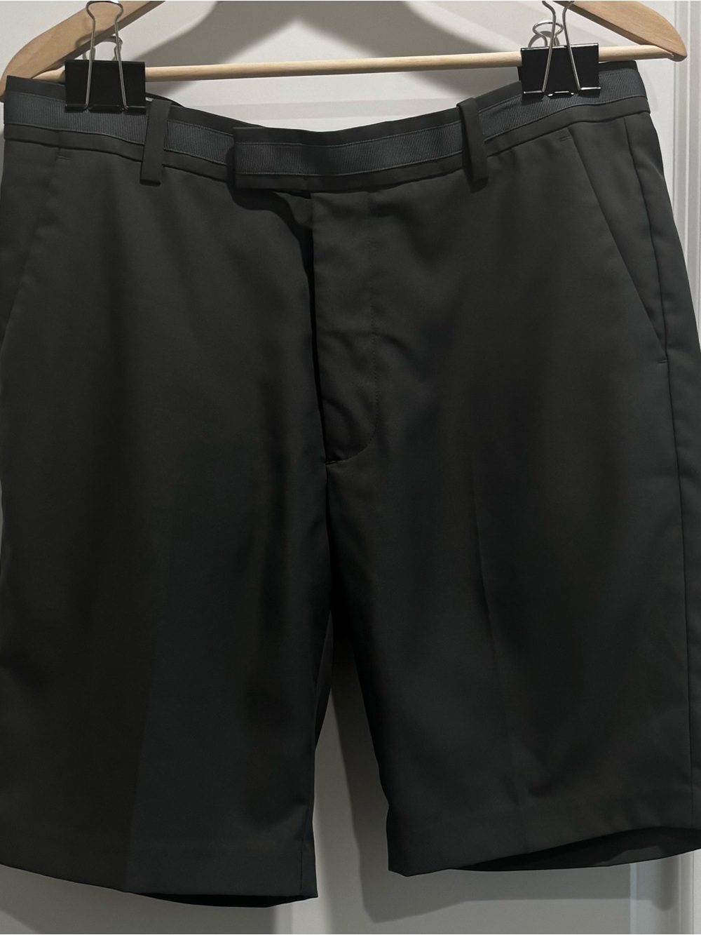 G/FORE Men's Black Flat-Front Golf Shorts